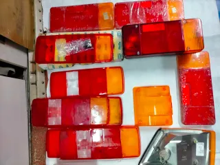 Faros de coche y repuestos de furgoneta