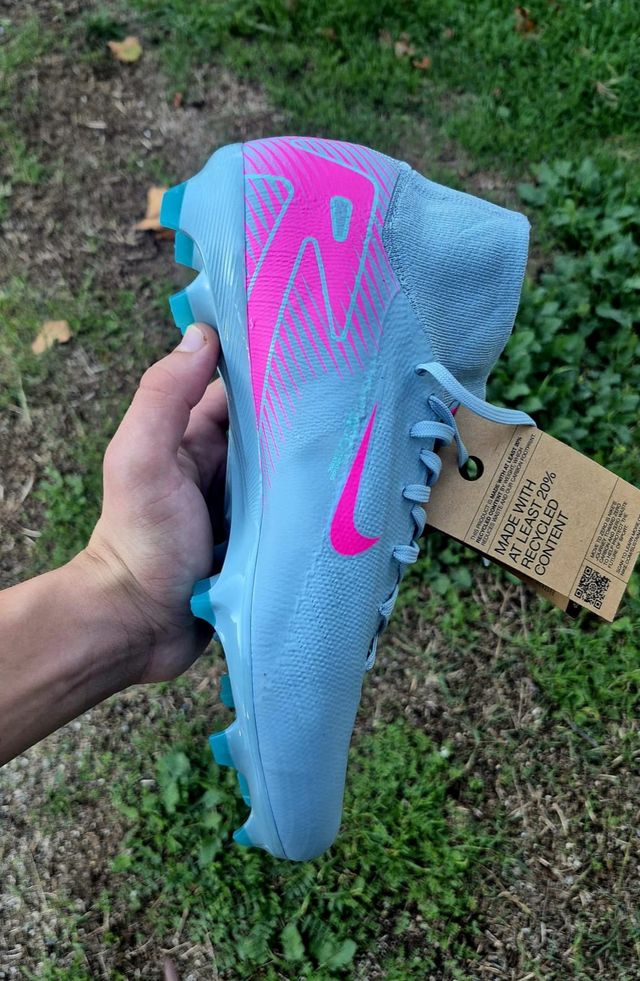 Botas de fútbol Nike de ALTA GAMA