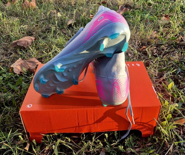 Botas de fútbol Nike de ALTA GAMA