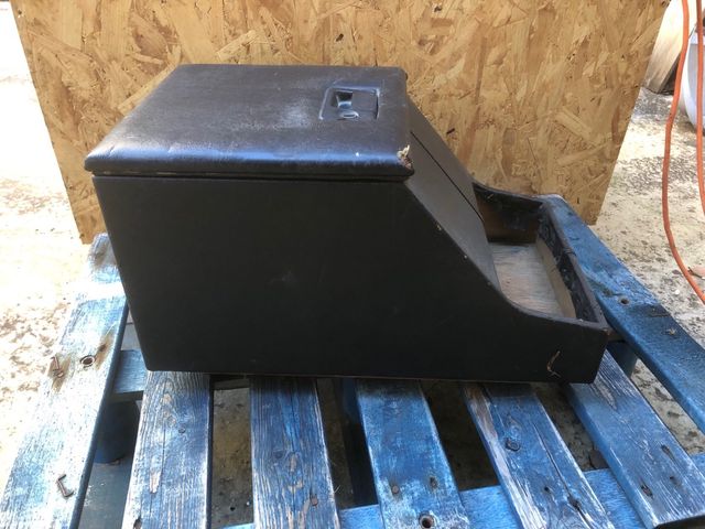 Cubibox Land Rover Defender, guantera cofre