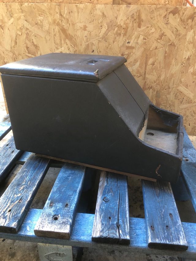 Cubibox Land Rover Defender, guantera cofre