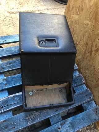 Cubibox Land Rover Defender, guantera cofre