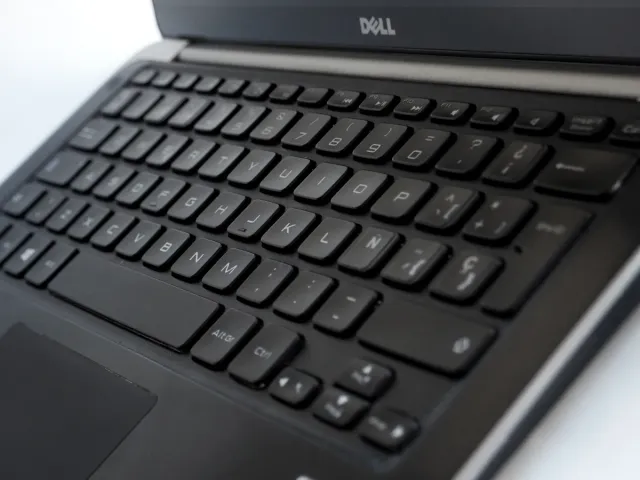 DELL XPS ORDENADOR PORTÁTIL i7 SSD PANTALLA TÁCTIL