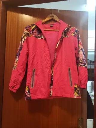 Chaqueta infantil con capucha