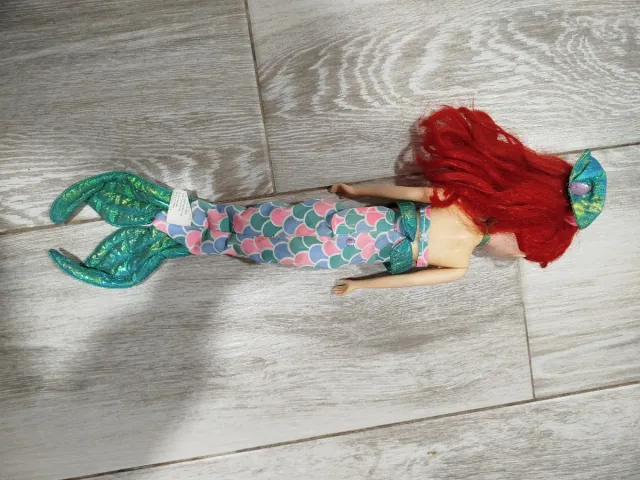 Muñeca Ariel Sirenita con cola