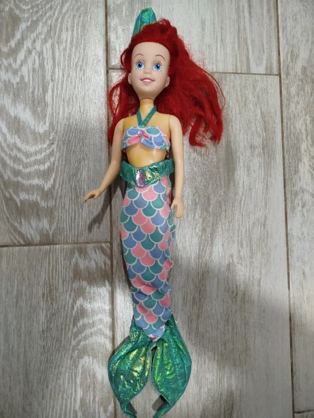 Muñeca Ariel Sirenita con cola