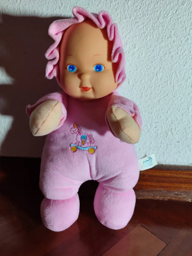 Muñeca blanda rosa con unicornio