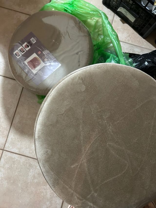 Set 2 Pouf Velluto Tortora con Base Oro contenitor