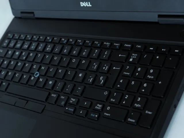 DELL ORDENADOR PORTÁTIL LAPTOP i5 SSD