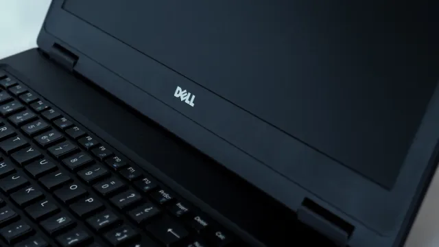 DELL ORDENADOR PORTÁTIL LAPTOP i5 SSD