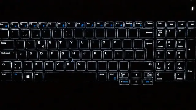 DELL ORDENADOR PORTÁTIL LAPTOP i5 SSD