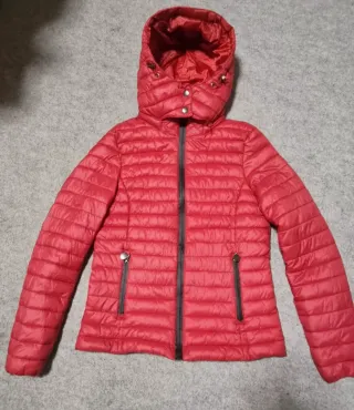 Abrigo acolchado rojo mujer