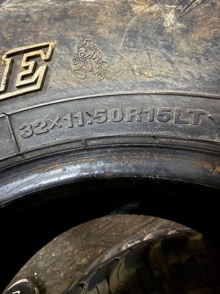 3 Neumáticos 32x11.5 R15LT