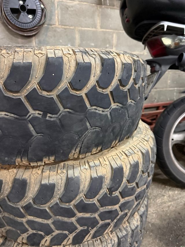 3 Neumáticos 32x11.5 R15LT
