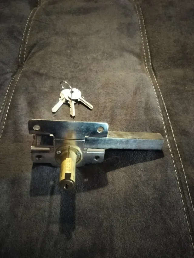 Cerrojo Cerradura Azbe