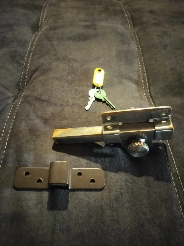 Cerrojo Cerradura Azbe