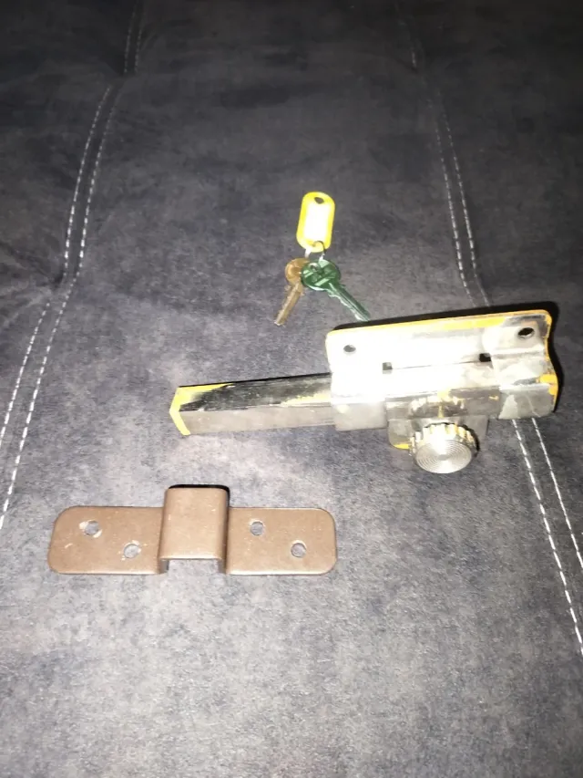 Cerrojo Cerradura Azbe