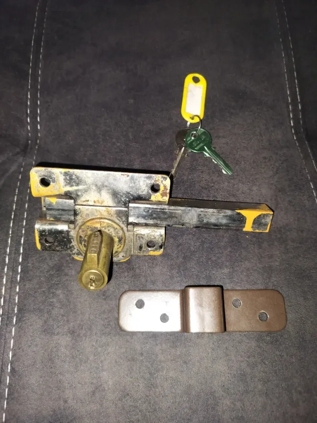 Cerrojo Cerradura Azbe