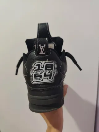 Louis Vuitton Skate Negras Talla 39