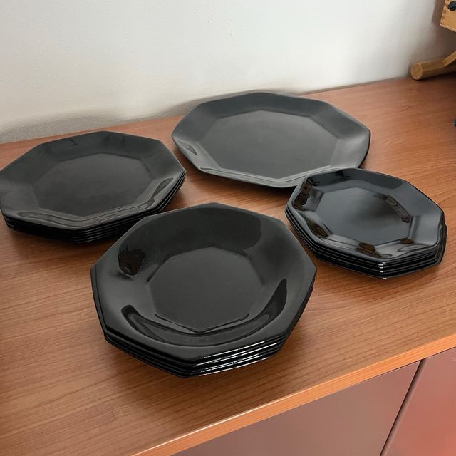 Set piatti ottagonali neri