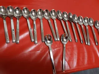 Set di 18 cucchiaini da caffè