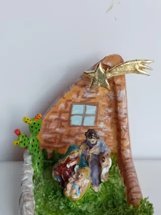Presepe in miniatura fatto a mano