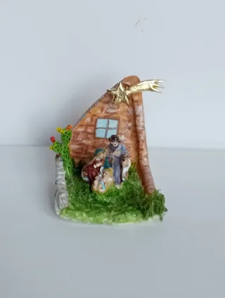 Presepe in miniatura fatto a mano