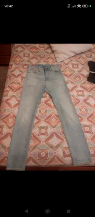 Pantalón vaquero azul claro