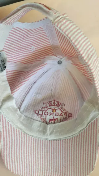 Gorra con rayas y bordado SPAGÑOLO