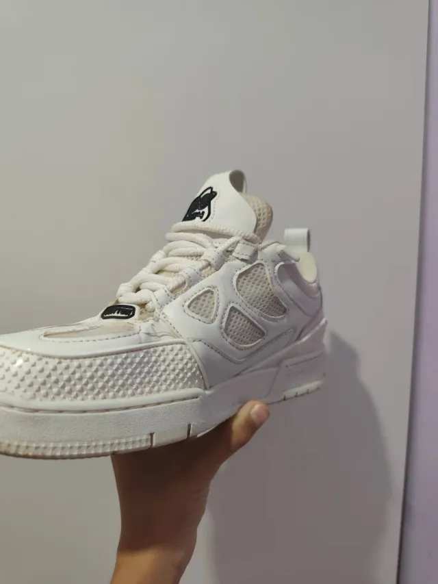 Zapatos Louis Vuitton Skate Talla 40 Blancos