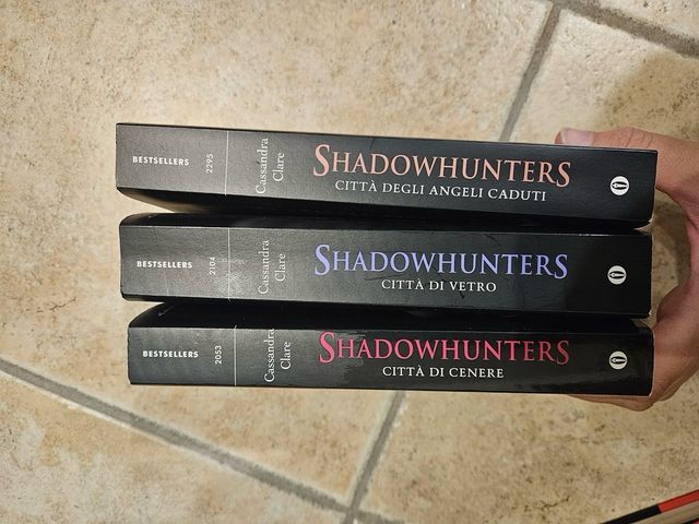 SHADOWHUNTERS