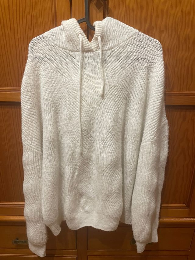 Jersey blanco con capucha