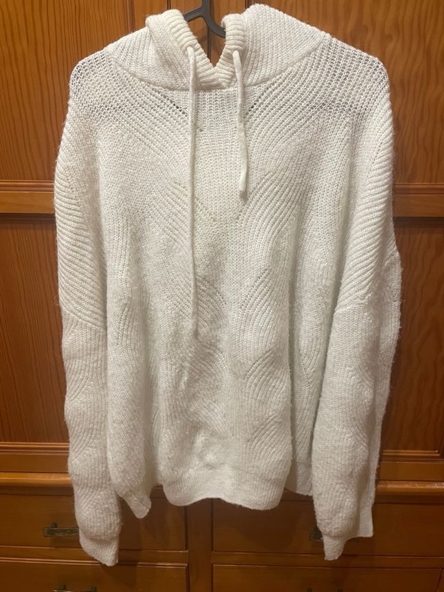 Jersey blanco con capucha