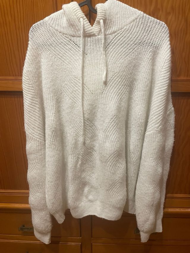 Jersey blanco con capucha