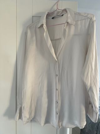 Blusa blanca elegante mujer