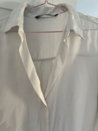 Blusa blanca elegante mujer