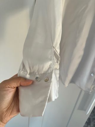 Blusa blanca elegante mujer