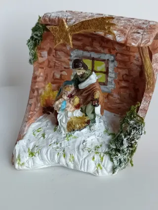 Presepe in miniatura fatto a mano