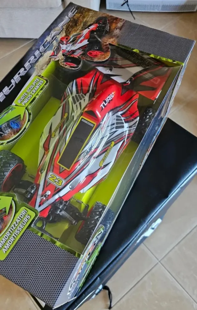Coche RC 1/10.