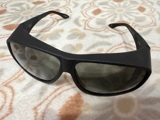 Gafas de sol negras y grises