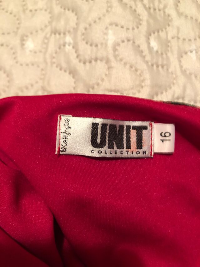 Vestido rojo floral terciopelo, talla 16