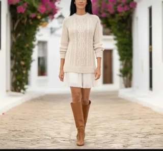 Vestido de punto rosa con falda plisada blanca