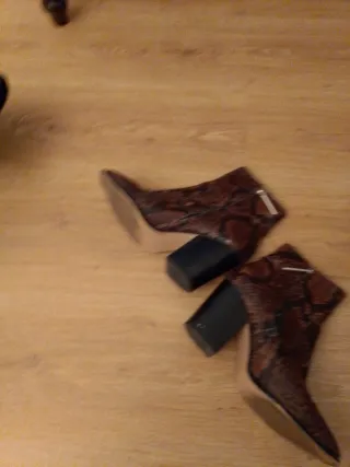 Botines Zara estampado serpiente T.37