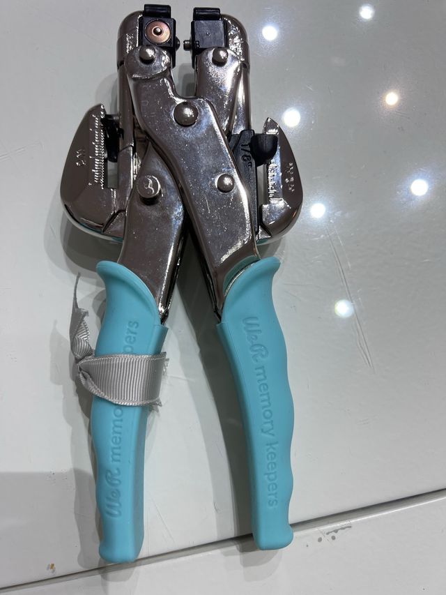 Crop a dile We R Memory Keepers