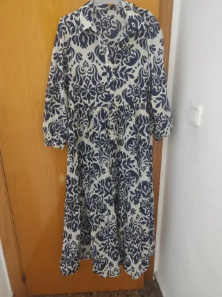 Vestido estampado azul y blanco