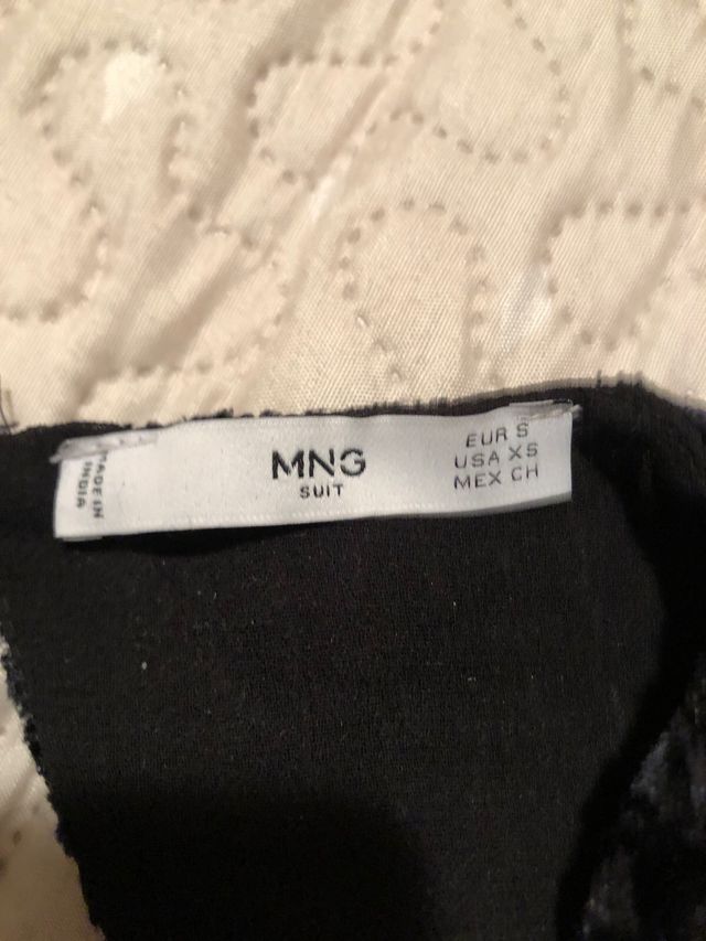 Mono terciopelo negro brillantitos