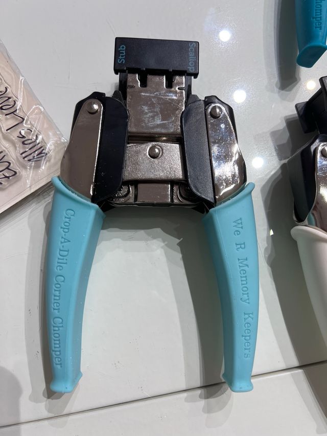 Crop-A-Dile Corner Chomper We R Memory Keepers