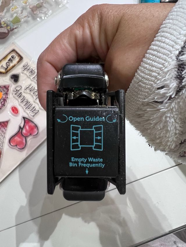 Crop-A-Dile Corner Chomper We R Memory Keepers