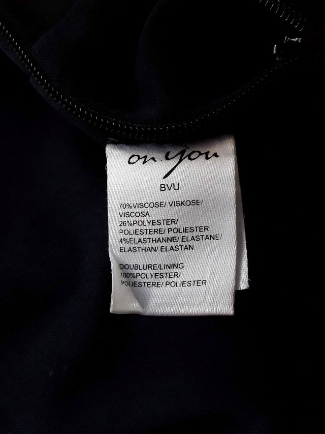 Top bicolor asimétrico. On You. Talla XS