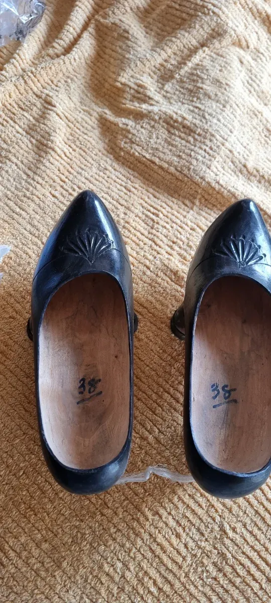 Zuecos Artesanales Talla 38